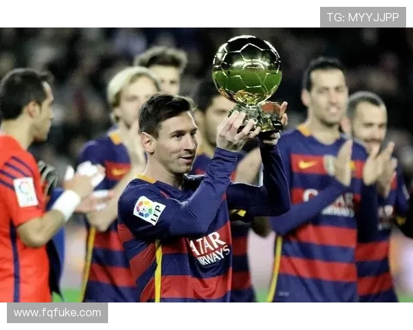 拉波尔塔宣布诺坎普第三层看台下赛季初将可容纳27000名球迷 拉波尔塔宣布诺坎普第三层看台下赛季初将可容纳27000名球迷